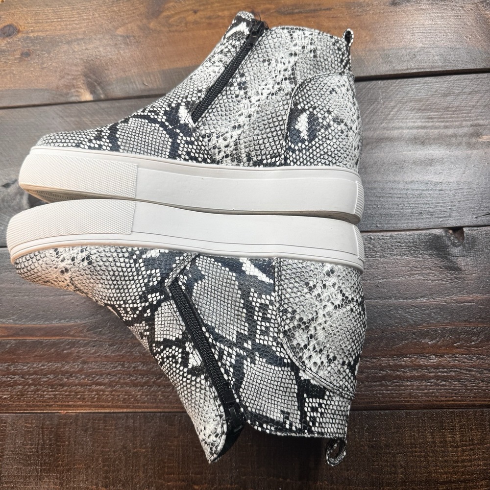 Nature Breeze Snake Print Sneaker Hidden Wedge Booties Women's Size 9 - Picture 8 of 15